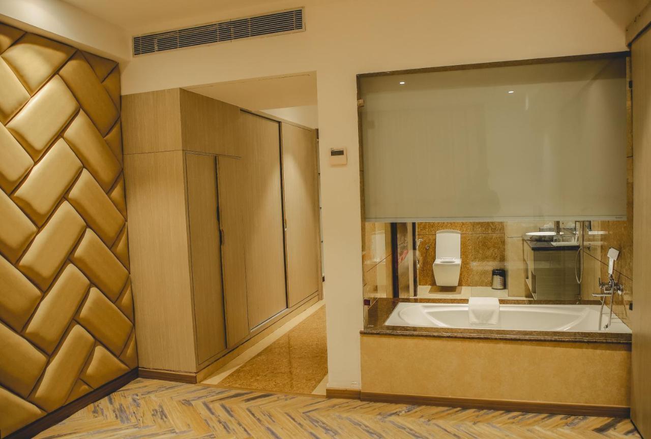 ดิ ออร์ลอฟ โฮเต็ล Hotel Panipat ภายนอก รูปภาพ