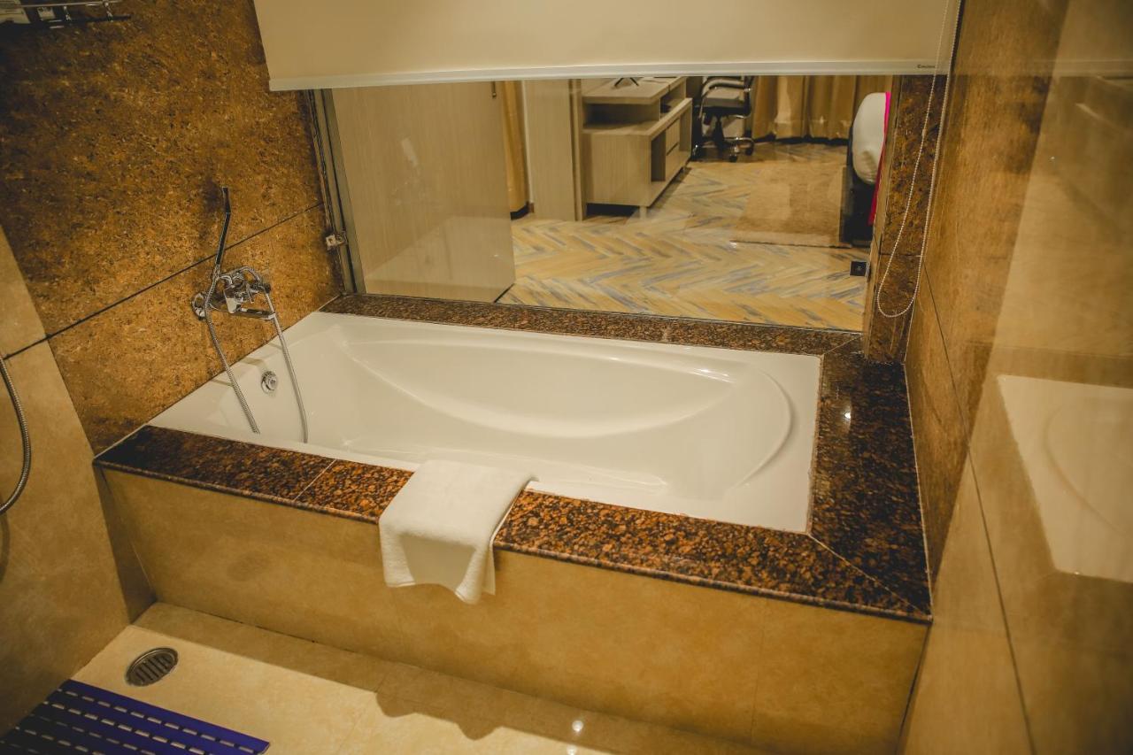 ดิ ออร์ลอฟ โฮเต็ล Hotel Panipat ภายนอก รูปภาพ